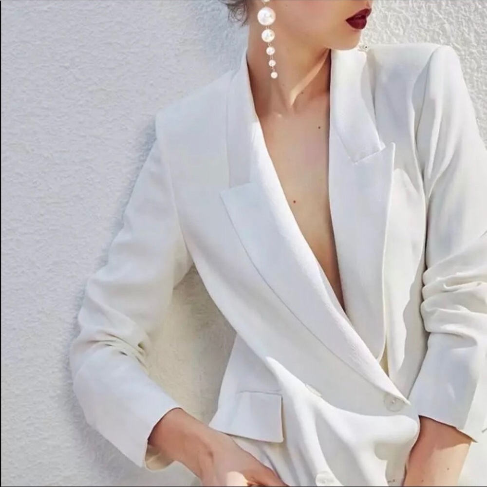 Zara Pearl Earrings